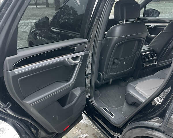 Черный Фольксваген Туарег, объемом двигателя 3 л и пробегом 70 тыс. км за 60000 $, фото 30 на Automoto.ua