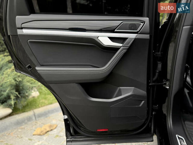 Чорний Фольксваген Туарег, об'ємом двигуна 3 л та пробігом 143 тис. км за 57900 $, фото 90 на Automoto.ua