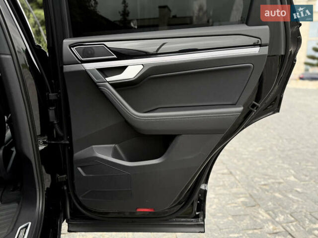 Чорний Фольксваген Туарег, об'ємом двигуна 3 л та пробігом 143 тис. км за 57900 $, фото 102 на Automoto.ua