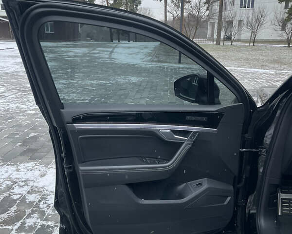 Черный Фольксваген Туарег, объемом двигателя 3 л и пробегом 70 тыс. км за 60000 $, фото 17 на Automoto.ua