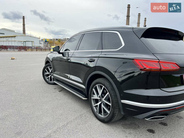 Черный Фольксваген Туарег, объемом двигателя 2.97 л и пробегом 39 тыс. км за 62500 $, фото 11 на Automoto.ua