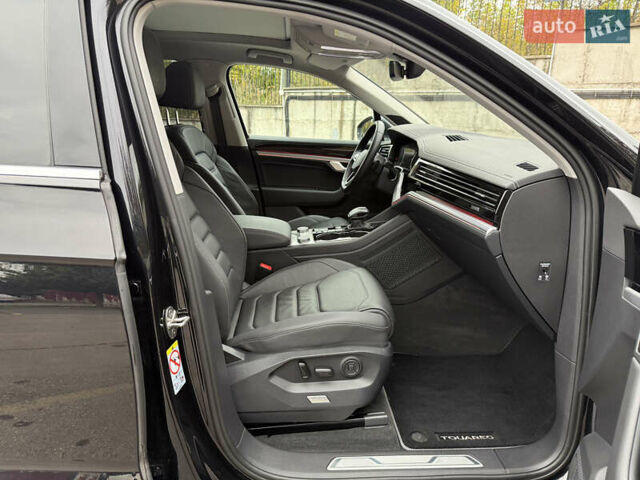 Черный Фольксваген Туарег, объемом двигателя 3 л и пробегом 105 тыс. км за 59500 $, фото 37 на Automoto.ua