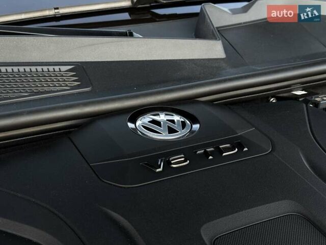 Черный Фольксваген Туарег, объемом двигателя 3 л и пробегом 142 тыс. км за 55999 $, фото 105 на Automoto.ua