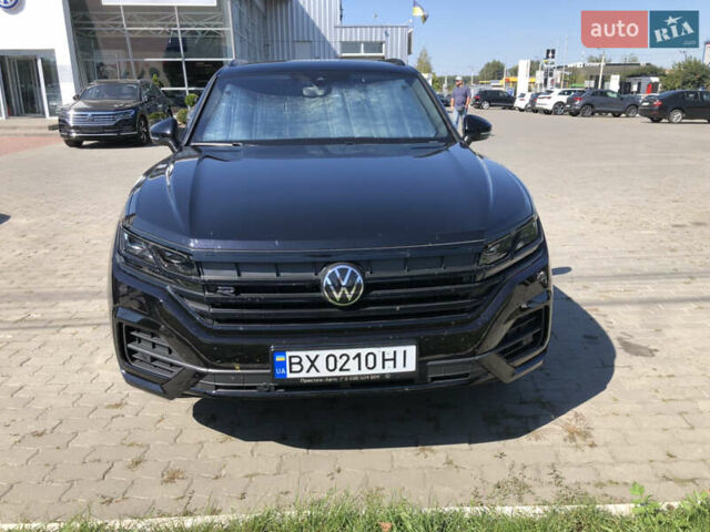 Черный Фольксваген Туарег, объемом двигателя 3 л и пробегом 2 тыс. км за 86000 $, фото 2 на Automoto.ua