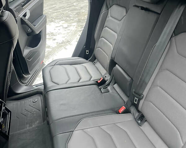 Черный Фольксваген Туарег, объемом двигателя 3 л и пробегом 70 тыс. км за 60000 $, фото 33 на Automoto.ua