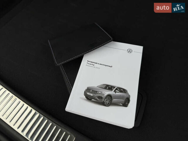 Чорний Фольксваген Туарег, об'ємом двигуна 3 л та пробігом 143 тис. км за 57900 $, фото 100 на Automoto.ua