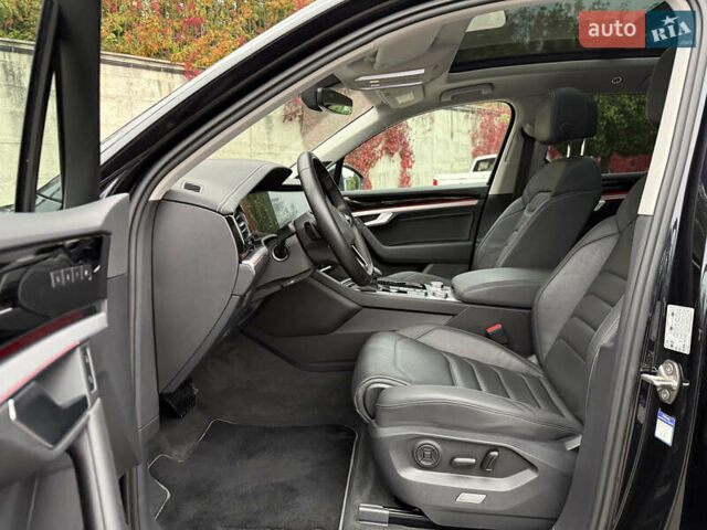 Черный Фольксваген Туарег, объемом двигателя 3 л и пробегом 105 тыс. км за 59500 $, фото 88 на Automoto.ua