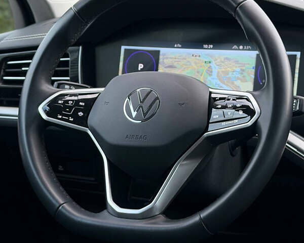 Черный Фольксваген Туарег, объемом двигателя 2.97 л и пробегом 17 тыс. км за 65000 $, фото 14 на Automoto.ua