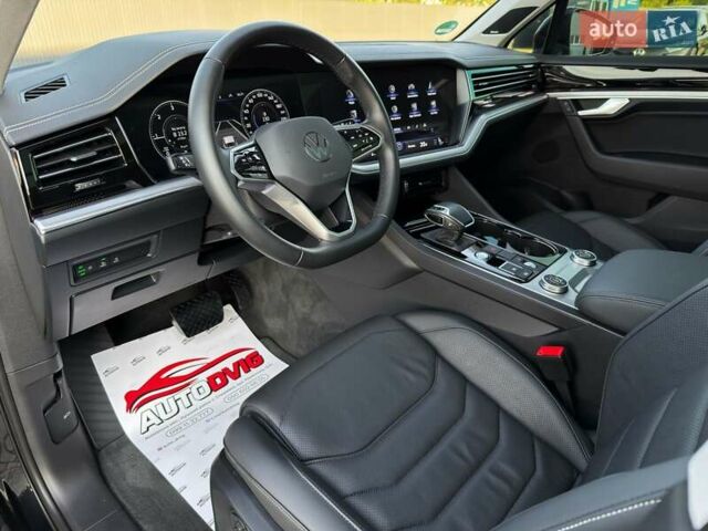 Черный Фольксваген Туарег, объемом двигателя 3 л и пробегом 142 тыс. км за 55999 $, фото 40 на Automoto.ua