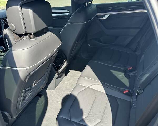 Черный Фольксваген Туарег, объемом двигателя 2.97 л и пробегом 2 тыс. км за 73000 $, фото 25 на Automoto.ua