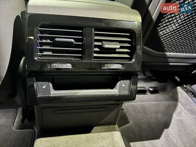 Черный Фольксваген Туарег, объемом двигателя 2.99 л и пробегом 9 тыс. км за 64000 $, фото 44 на Automoto.ua