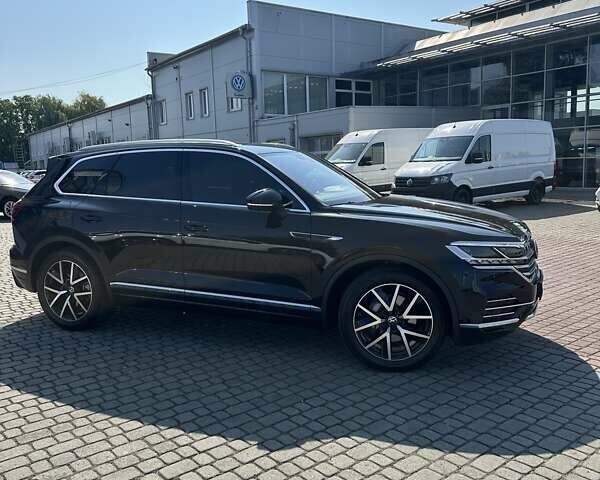 Черный Фольксваген Туарег, объемом двигателя 2.97 л и пробегом 2 тыс. км за 73000 $, фото 3 на Automoto.ua