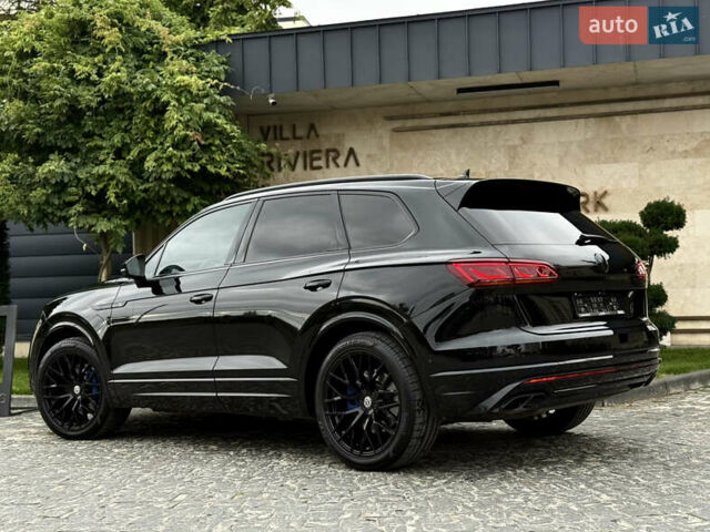 Чорний Фольксваген Туарег, об'ємом двигуна 3 л та пробігом 143 тис. км за 57900 $, фото 24 на Automoto.ua