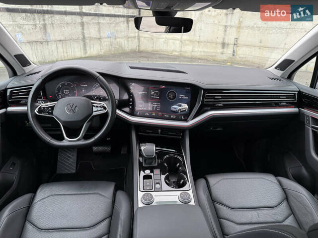 Черный Фольксваген Туарег, объемом двигателя 3 л и пробегом 105 тыс. км за 59500 $, фото 94 на Automoto.ua