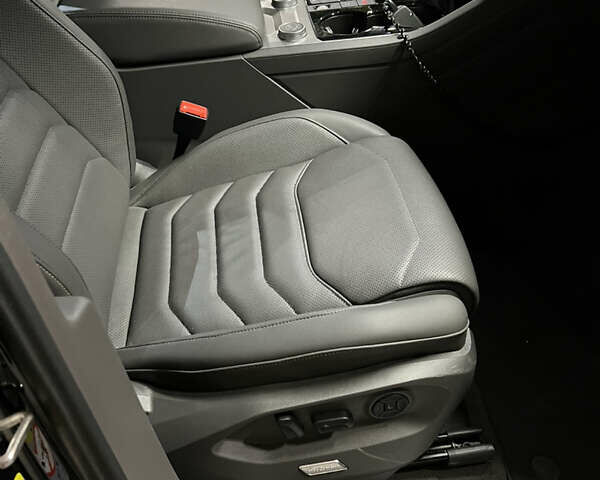 Черный Фольксваген Туарег, объемом двигателя 3 л и пробегом 75 тыс. км за 66500 $, фото 15 на Automoto.ua