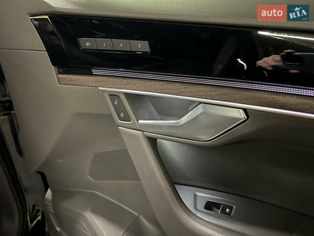 Черный Фольксваген Туарег, объемом двигателя 3 л и пробегом 75 тыс. км за 66500 $, фото 16 на Automoto.ua