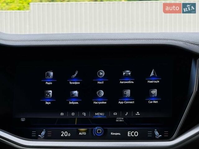 Черный Фольксваген Туарег, объемом двигателя 3 л и пробегом 142 тыс. км за 55999 $, фото 48 на Automoto.ua