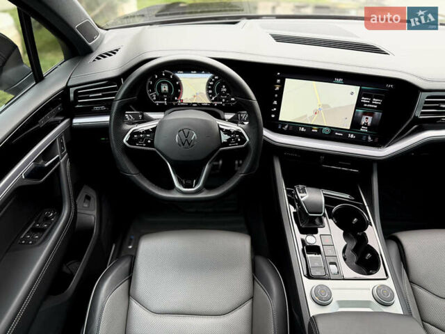 Чорний Фольксваген Туарег, об'ємом двигуна 3 л та пробігом 143 тис. км за 57900 $, фото 96 на Automoto.ua