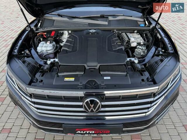 Черный Фольксваген Туарег, объемом двигателя 3 л и пробегом 142 тыс. км за 55999 $, фото 102 на Automoto.ua
