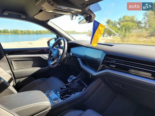 Чорний Фольксваген Туарег, об'ємом двигуна 3 л та пробігом 120 тис. км за 59900 $, фото 13 на Automoto.ua