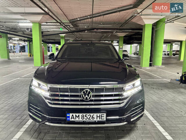 Черный Фольксваген Туарег, объемом двигателя 2.99 л и пробегом 9 тыс. км за 64000 $, фото 4 на Automoto.ua