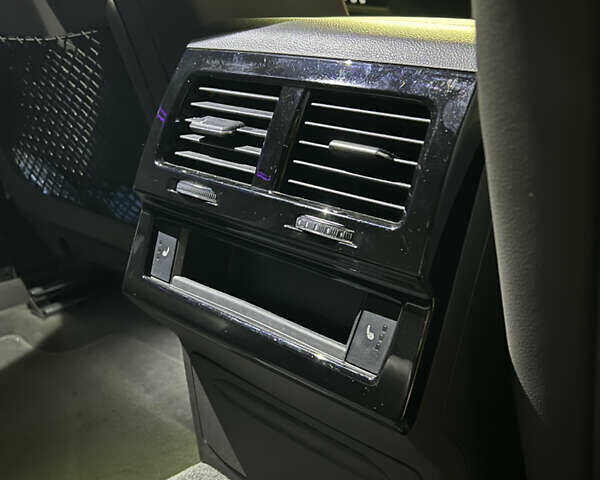 Черный Фольксваген Туарег, объемом двигателя 3 л и пробегом 118 тыс. км за 65000 $, фото 12 на Automoto.ua