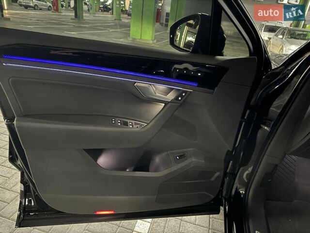 Черный Фольксваген Туарег, объемом двигателя 2.99 л и пробегом 9 тыс. км за 64000 $, фото 26 на Automoto.ua