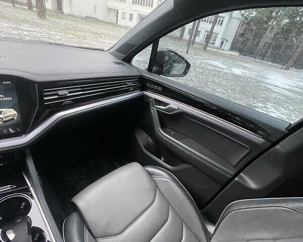 Черный Фольксваген Туарег, объемом двигателя 3 л и пробегом 70 тыс. км за 60000 $, фото 25 на Automoto.ua