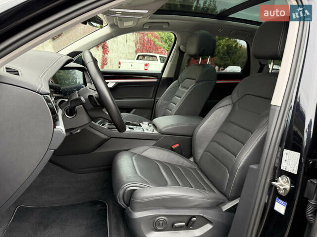 Черный Фольксваген Туарег, объемом двигателя 3 л и пробегом 105 тыс. км за 59500 $, фото 77 на Automoto.ua