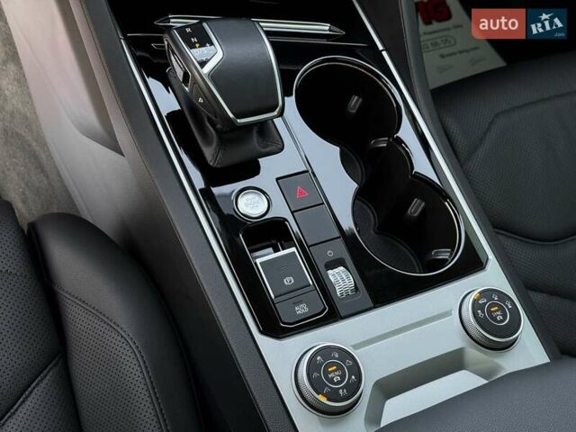 Черный Фольксваген Туарег, объемом двигателя 3 л и пробегом 142 тыс. км за 55999 $, фото 49 на Automoto.ua