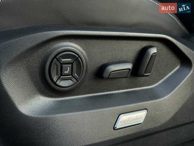 Черный Фольксваген Туарег, объемом двигателя 3 л и пробегом 142 тыс. км за 55999 $, фото 37 на Automoto.ua