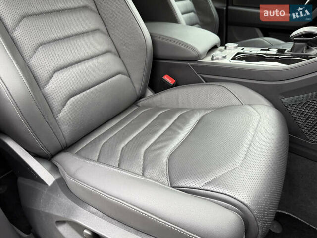 Черный Фольксваген Туарег, объемом двигателя 3 л и пробегом 105 тыс. км за 59500 $, фото 42 на Automoto.ua