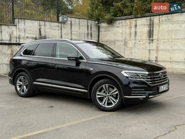 Черный Фольксваген Туарег, объемом двигателя 3 л и пробегом 105 тыс. км за 59500 $, фото 3 на Automoto.ua