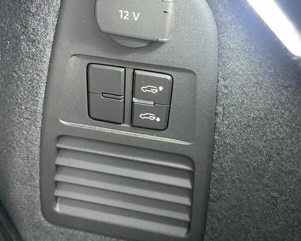 Черный Фольксваген Туарег, объемом двигателя 3 л и пробегом 70 тыс. км за 60000 $, фото 37 на Automoto.ua