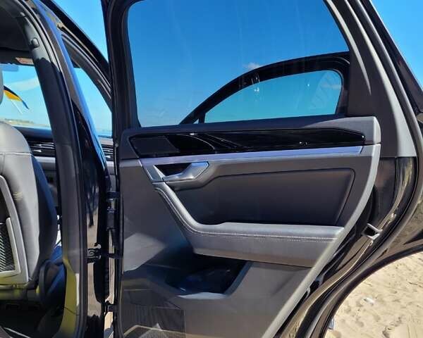 Чорний Фольксваген Туарег, об'ємом двигуна 3 л та пробігом 120 тис. км за 59900 $, фото 18 на Automoto.ua