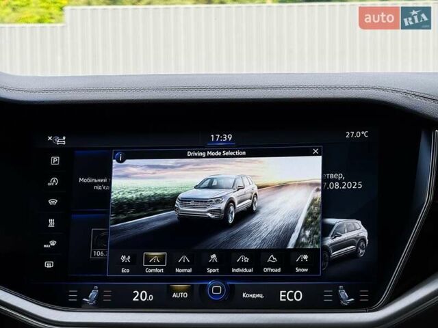 Черный Фольксваген Туарег, объемом двигателя 3 л и пробегом 142 тыс. км за 55999 $, фото 89 на Automoto.ua