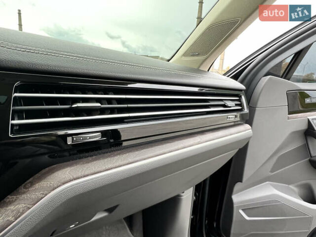 Черный Фольксваген Туарег, объемом двигателя 2.97 л и пробегом 39 тыс. км за 62500 $, фото 27 на Automoto.ua