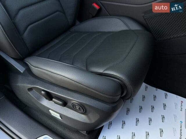 Черный Фольксваген Туарег, объемом двигателя 3 л и пробегом 142 тыс. км за 55999 $, фото 79 на Automoto.ua