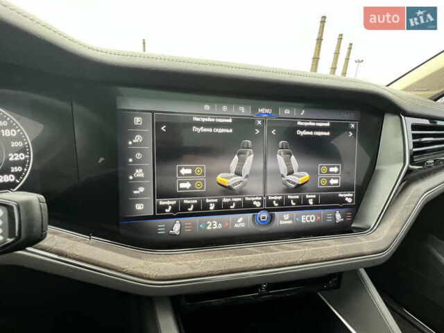 Черный Фольксваген Туарег, объемом двигателя 2.97 л и пробегом 39 тыс. км за 62500 $, фото 32 на Automoto.ua