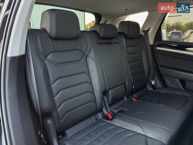 Черный Фольксваген Туарег, объемом двигателя 3 л и пробегом 142 тыс. км за 55999 $, фото 71 на Automoto.ua