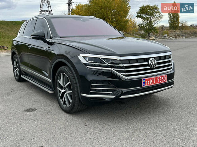 Черный Фольксваген Туарег, объемом двигателя 2.97 л и пробегом 39 тыс. км за 62500 $, фото 2 на Automoto.ua