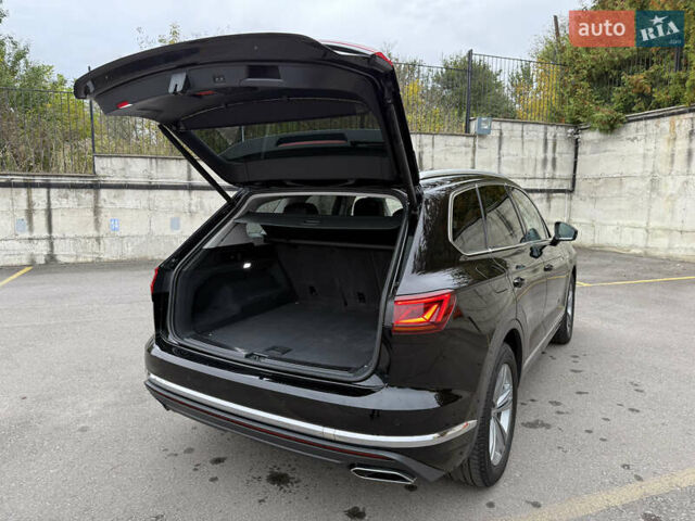 Черный Фольксваген Туарег, объемом двигателя 3 л и пробегом 105 тыс. км за 59500 $, фото 63 на Automoto.ua