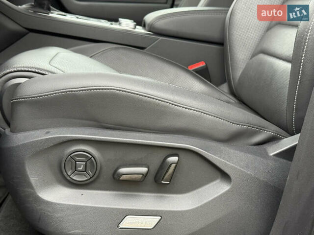 Чорний Фольксваген Туарег, об'ємом двигуна 3 л та пробігом 137 тис. км за 58000 $, фото 39 на Automoto.ua