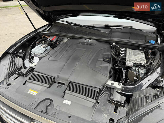 Черный Фольксваген Туарег, объемом двигателя 3 л и пробегом 105 тыс. км за 59500 $, фото 95 на Automoto.ua