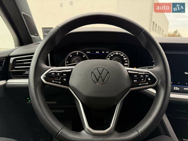 Чорний Фольксваген Туарег, об'ємом двигуна 3 л та пробігом 137 тис. км за 58000 $, фото 32 на Automoto.ua