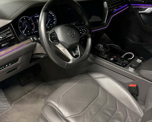 Черный Фольксваген Туарег, объемом двигателя 3 л и пробегом 118 тыс. км за 65000 $, фото 15 на Automoto.ua