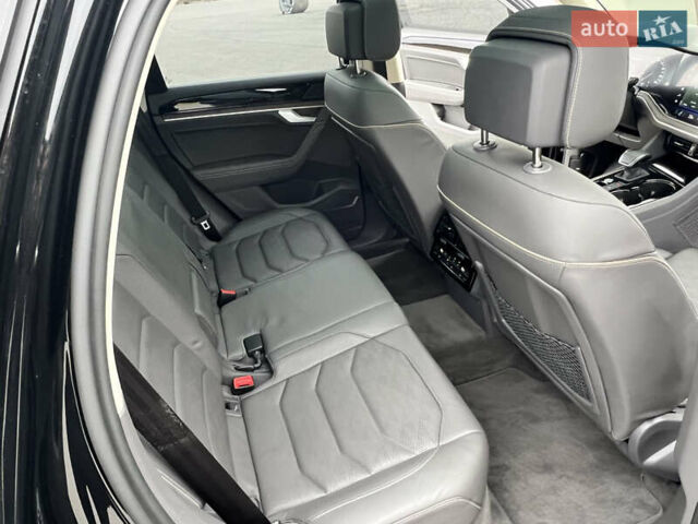 Черный Фольксваген Туарег, объемом двигателя 2.97 л и пробегом 39 тыс. км за 62500 $, фото 25 на Automoto.ua