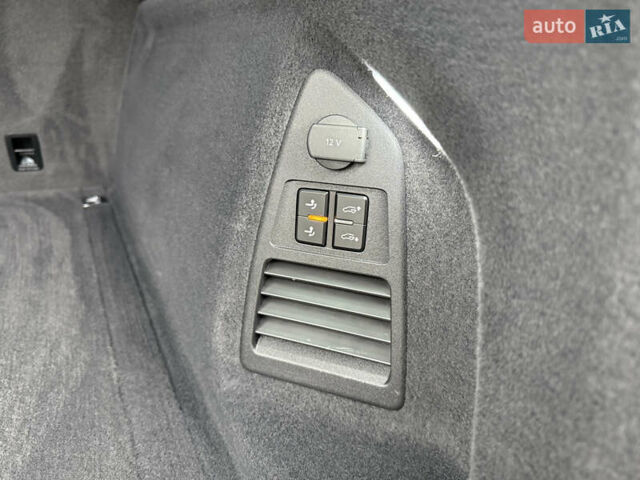 Черный Фольксваген Туарег, объемом двигателя 3 л и пробегом 105 тыс. км за 59500 $, фото 61 на Automoto.ua