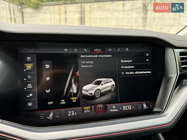 Черный Фольксваген Туарег, объемом двигателя 3 л и пробегом 105 тыс. км за 59500 $, фото 99 на Automoto.ua