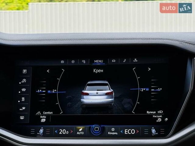 Черный Фольксваген Туарег, объемом двигателя 3 л и пробегом 142 тыс. км за 55999 $, фото 90 на Automoto.ua